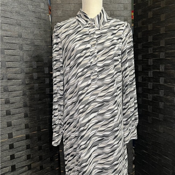 Michael Kors Dresses & Skirts - Michael Kors Monochrome Wave Pattern dress